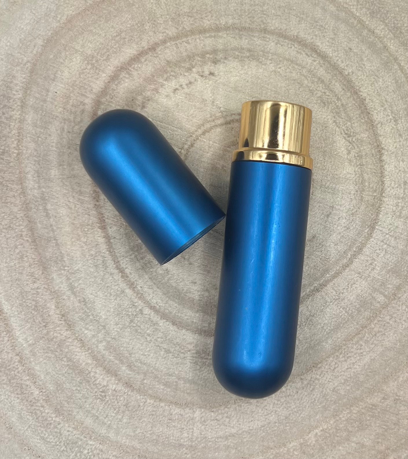 Personal aromatherapy inhaler for inhaling essential oils on the go.