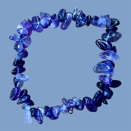 Crystal bracelet - amethyst. Beautiful bracelet with Amethyst crystals - well known for their healing qualities.